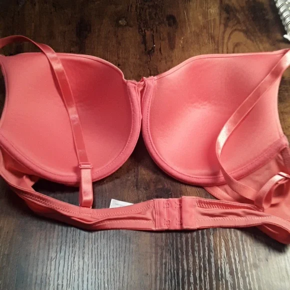 NWOT Secret Treasures 40C Coral Beautiful Padded underwire Gorgeous Bra - Picture 13 of 14